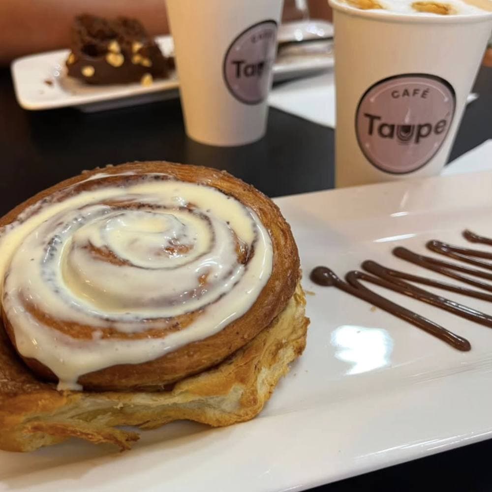 Café Taupe